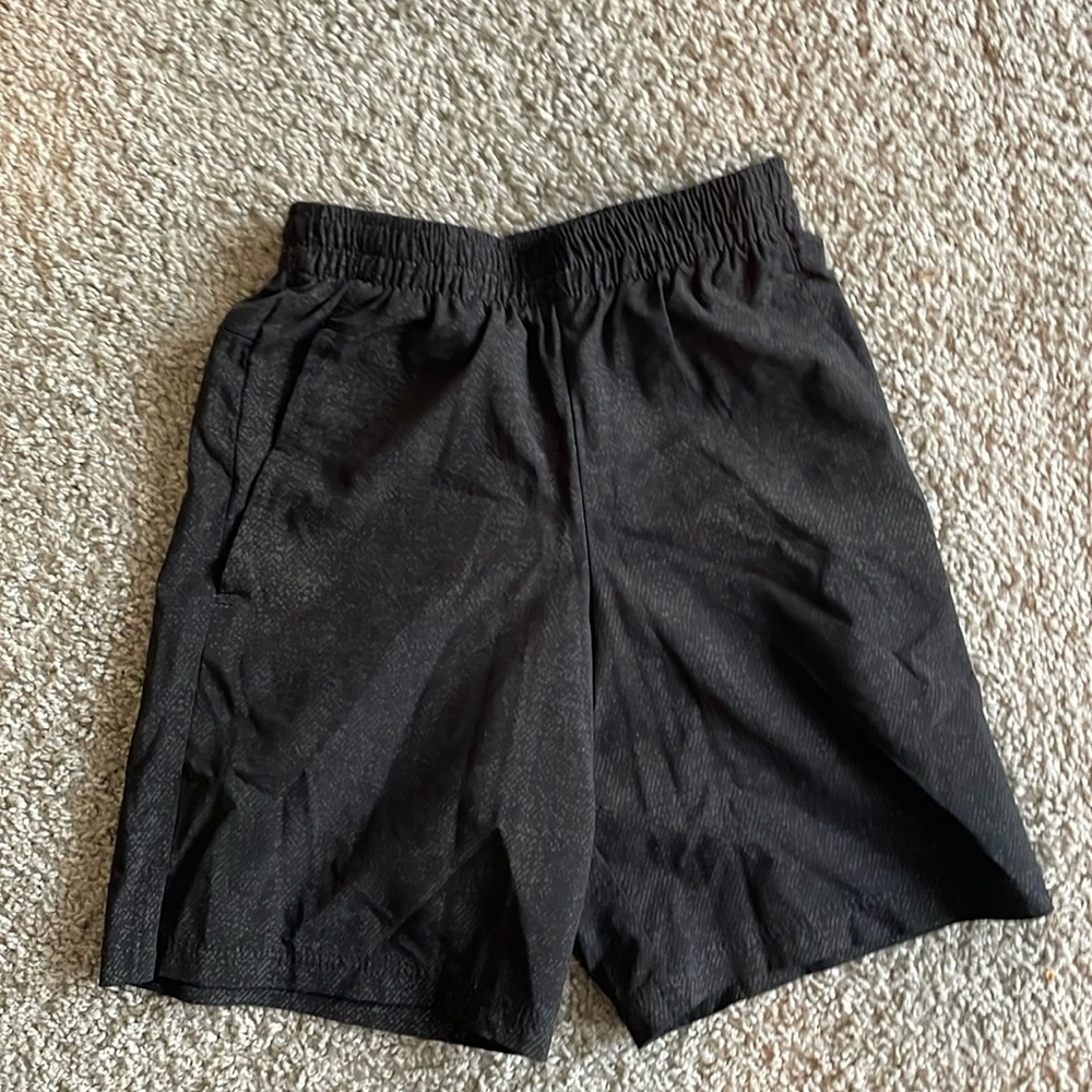 Champion boys active shorts, black, size 6-7